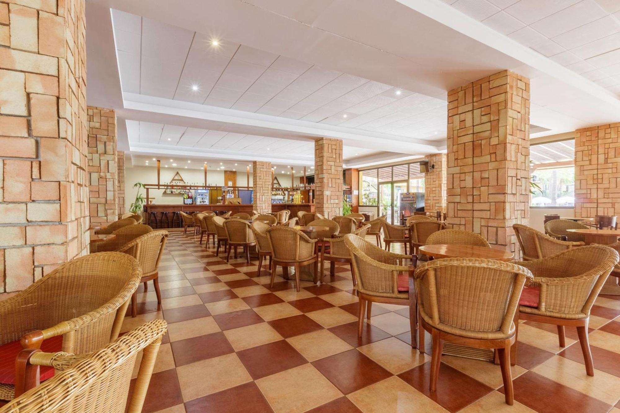 לה הרדורה Apartamentos Best Alcazar מראה חיצוני תמונה