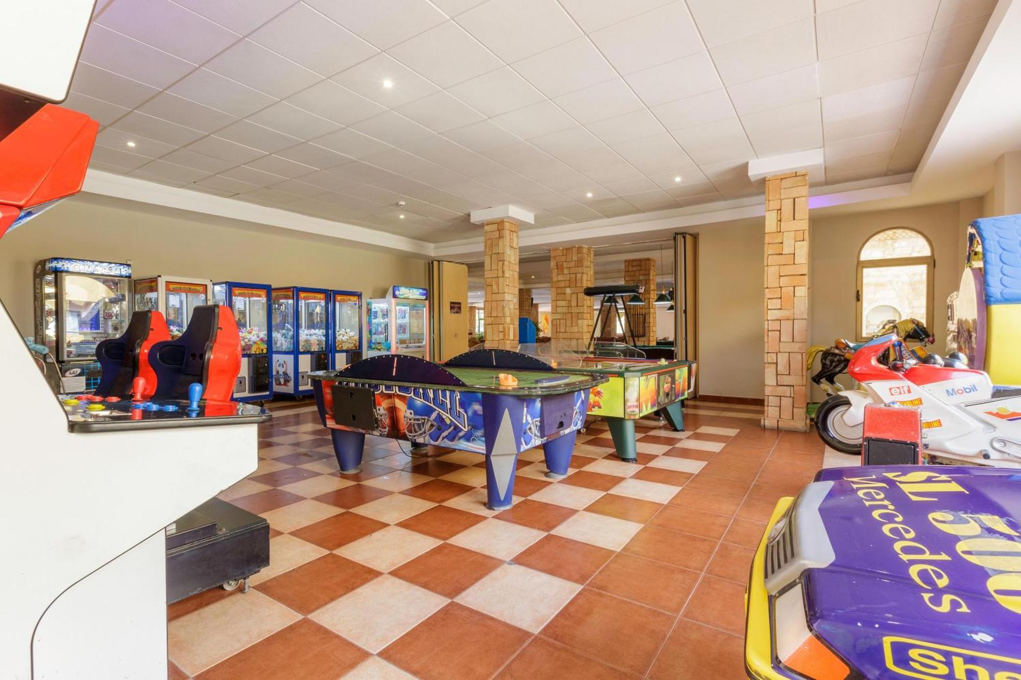 לה הרדורה Apartamentos Best Alcazar מראה חיצוני תמונה