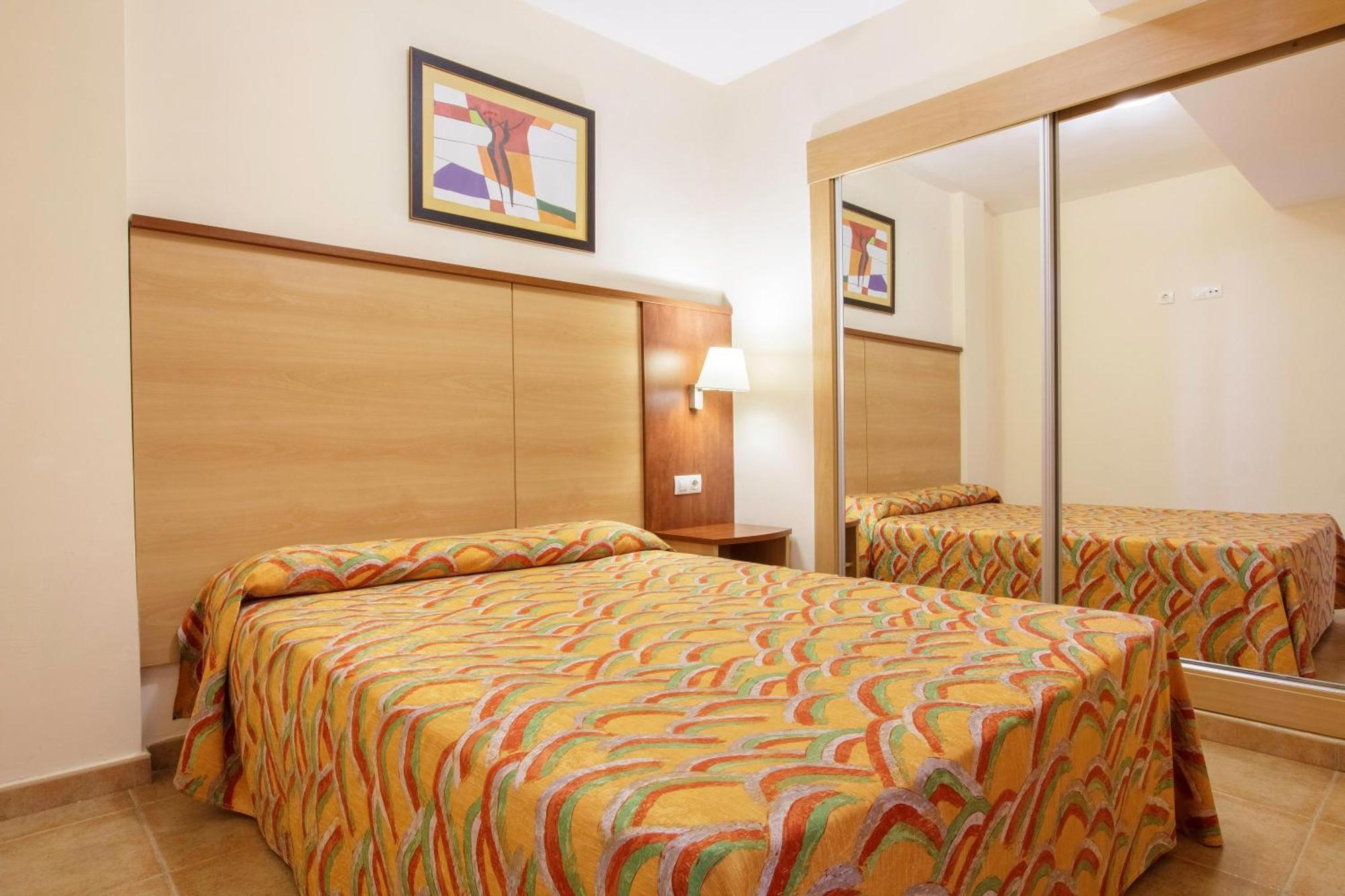 לה הרדורה Apartamentos Best Alcazar מראה חיצוני תמונה