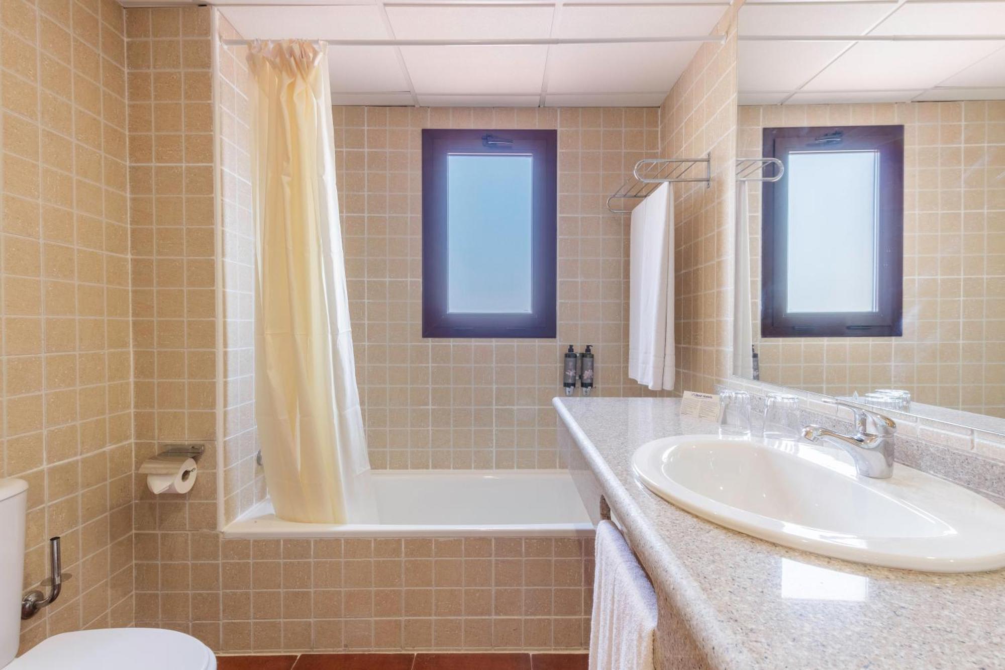 לה הרדורה Apartamentos Best Alcazar מראה חיצוני תמונה